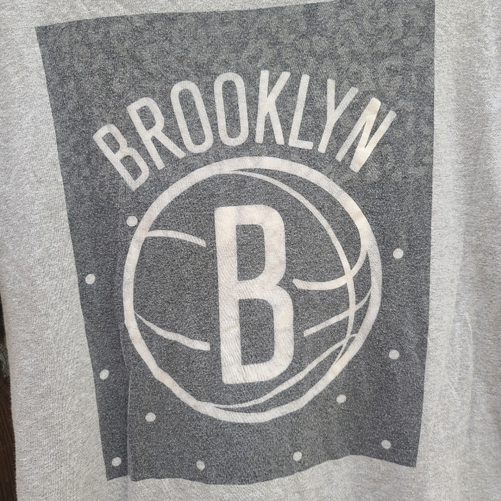 NBA Brooklyn Nets Basketball Heathered Gray Licensed Short Sleeve Graphic Tee L - Picture 6 of 10